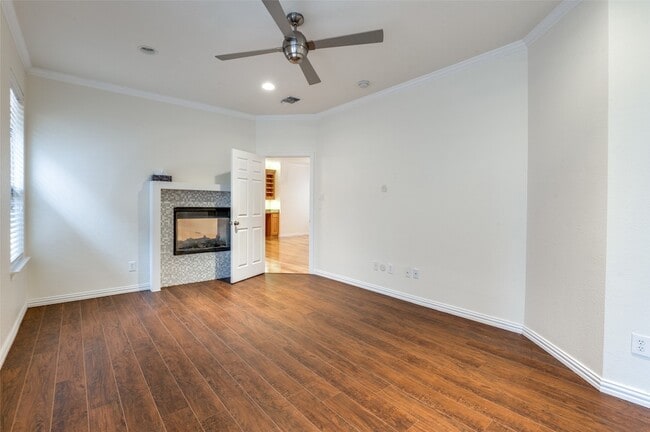 Building Photo - 7909 Creek View Dr