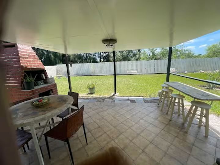 Building Photo - 124 Barcelona Ave