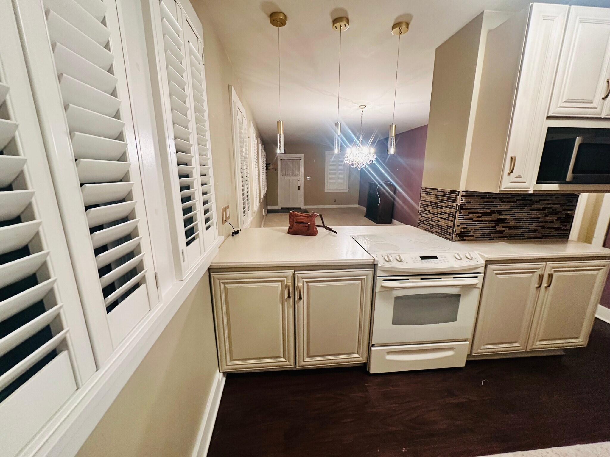 Kitchen - 21 Beech Ave