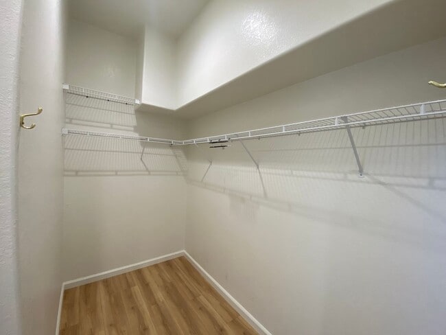 Building Photo - Panoramic Views - 46 West - Hilltop Property