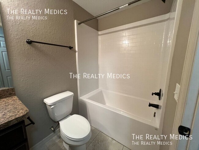 Building Photo - 22 Locust Loop Dr