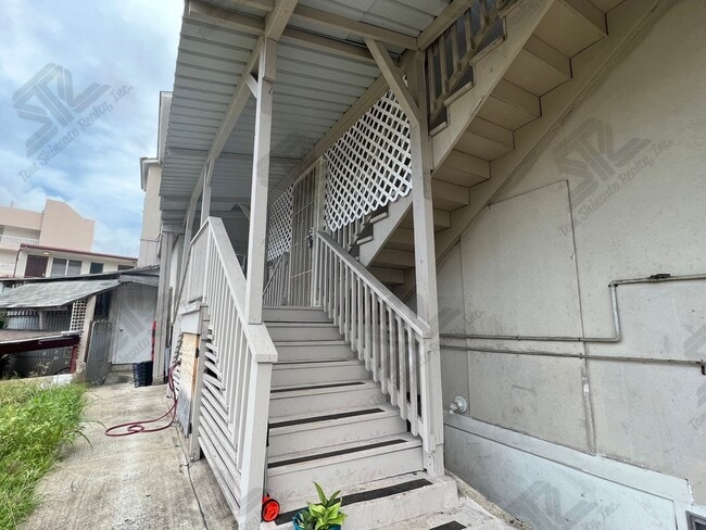 Building Photo - 1095