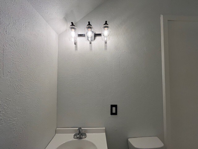 Building Photo - 934 W Garfield Ave