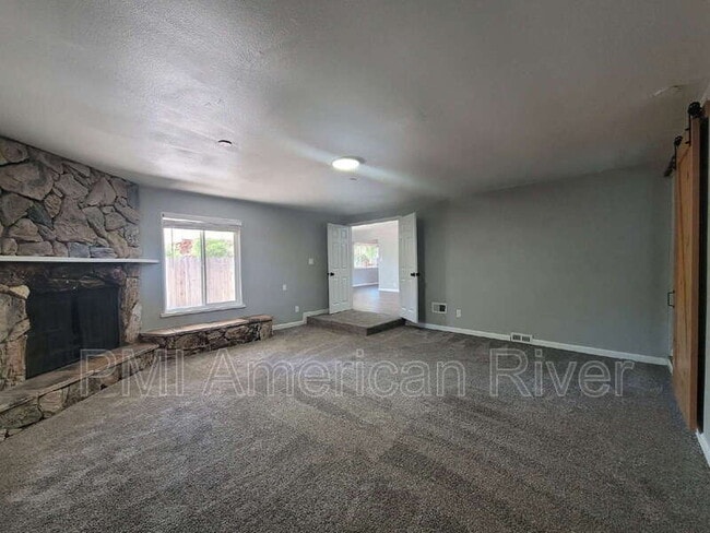 Building Photo - 7034 Cromwell Way