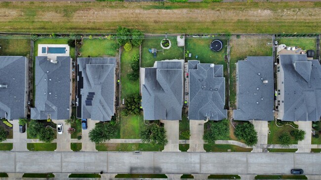 Building Photo - 28426 Asher Falls Ln