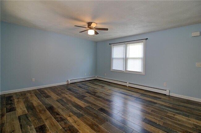 Building Photo - 165 Laurel Ridge Ave