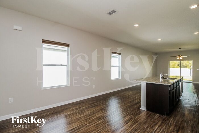Building Photo - 3009 Nova Scotia Wy