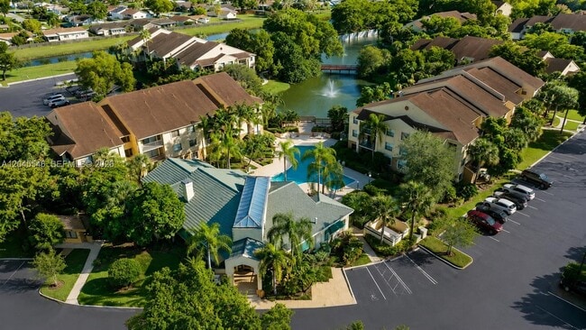 Building Photo - 9999 Summerbreeze Dr