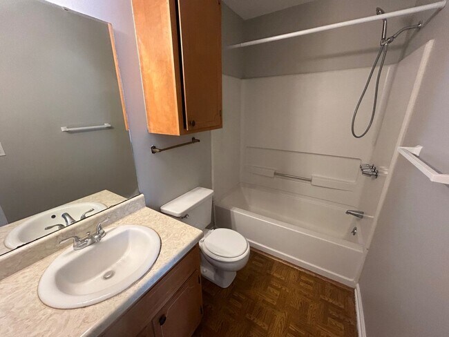 Building Photo - 940-403 Glenn Street, West Columbia SC 29169