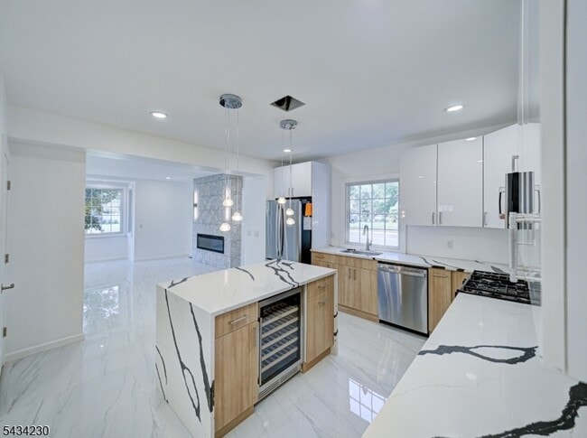 Building Photo - 217 Heywood Ave