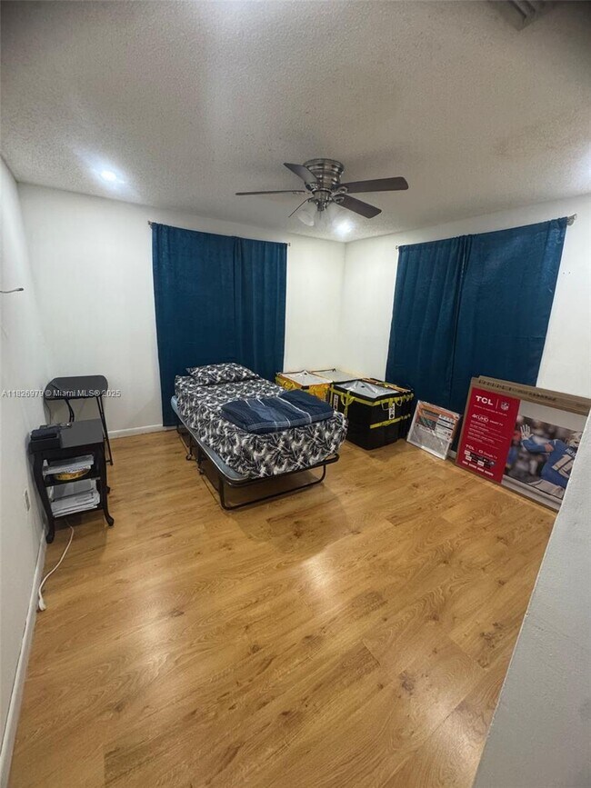 Building Photo - 8270 SW 149th Ct