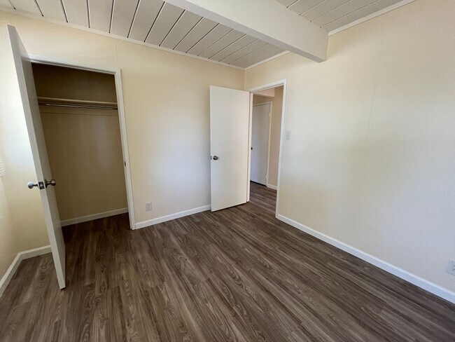 Building Photo - Gorgeous Upgraded Home Available Now!
