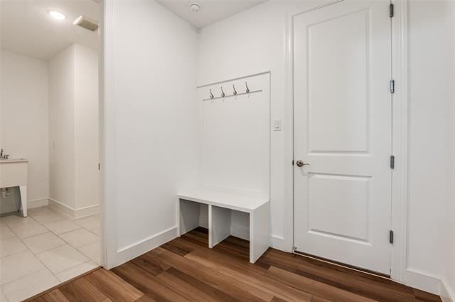 Building Photo - 8813 Creekhollow Ct