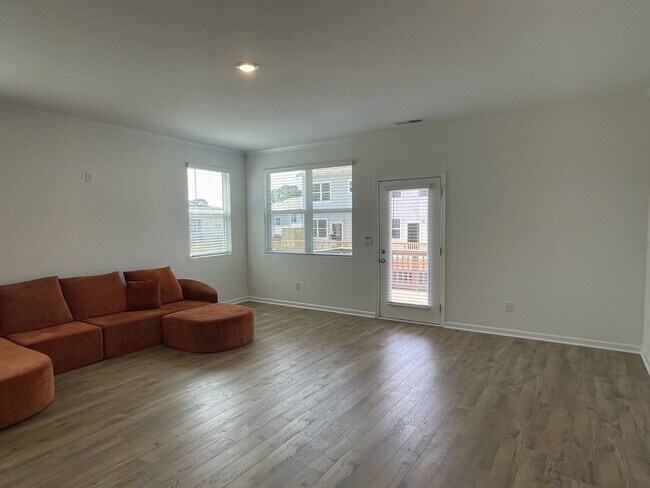 Building Photo - 6203 Honeybell Aly