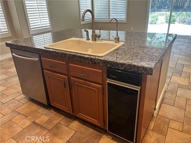 Building Photo - 20 Berlamo