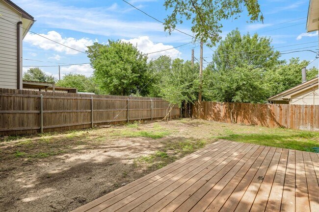 Building Photo - 2118 Zephyr Ln
