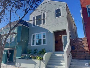 Building Photo - 2 Bed, 2 Bath - Top Floor Modern Mission C...