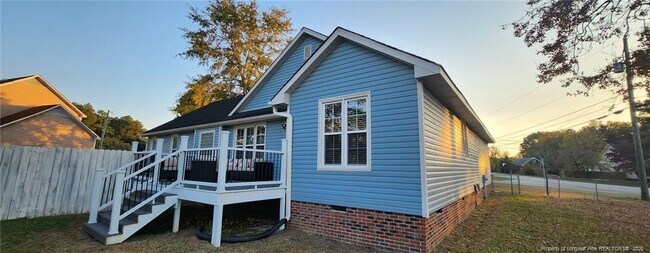 Building Photo - 258 Kenwood Dr
