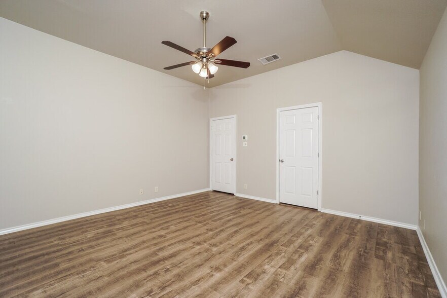 Building Photo - 3039 Hidden Meadow