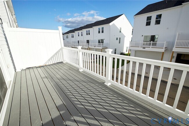 Building Photo - 15337 Sunray Wy