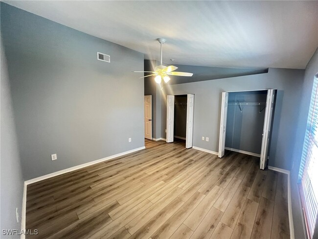 Building Photo - 3624 Pine Oak Cir