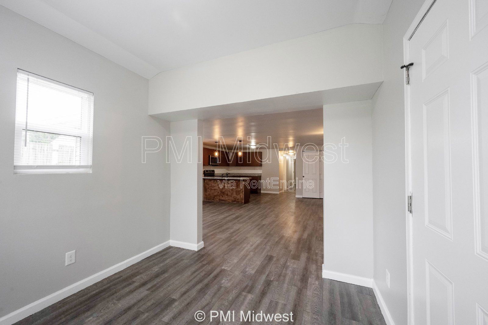 Building Photo - 955 N Traub Ave