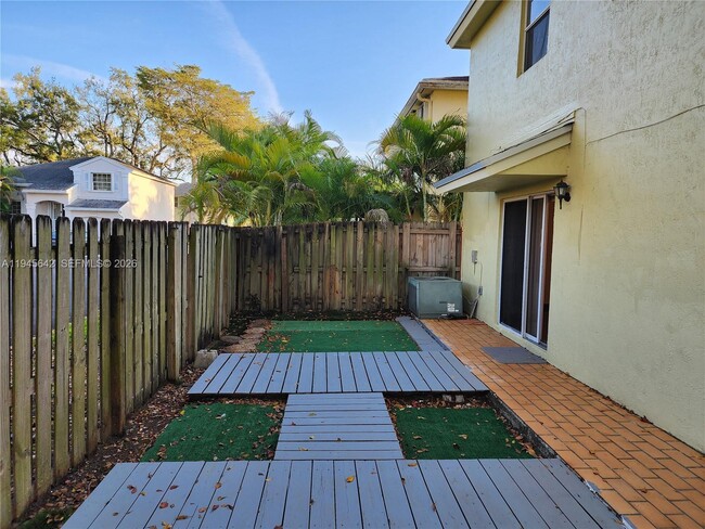 Building Photo - 9863 SW 117th Pl