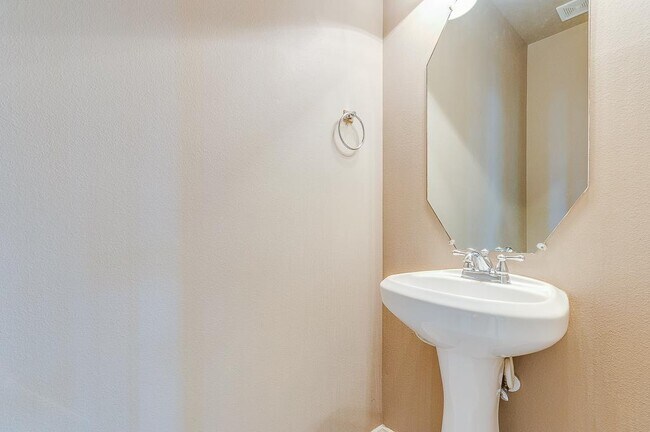 Building Photo - 5007 Jade Cove Ct