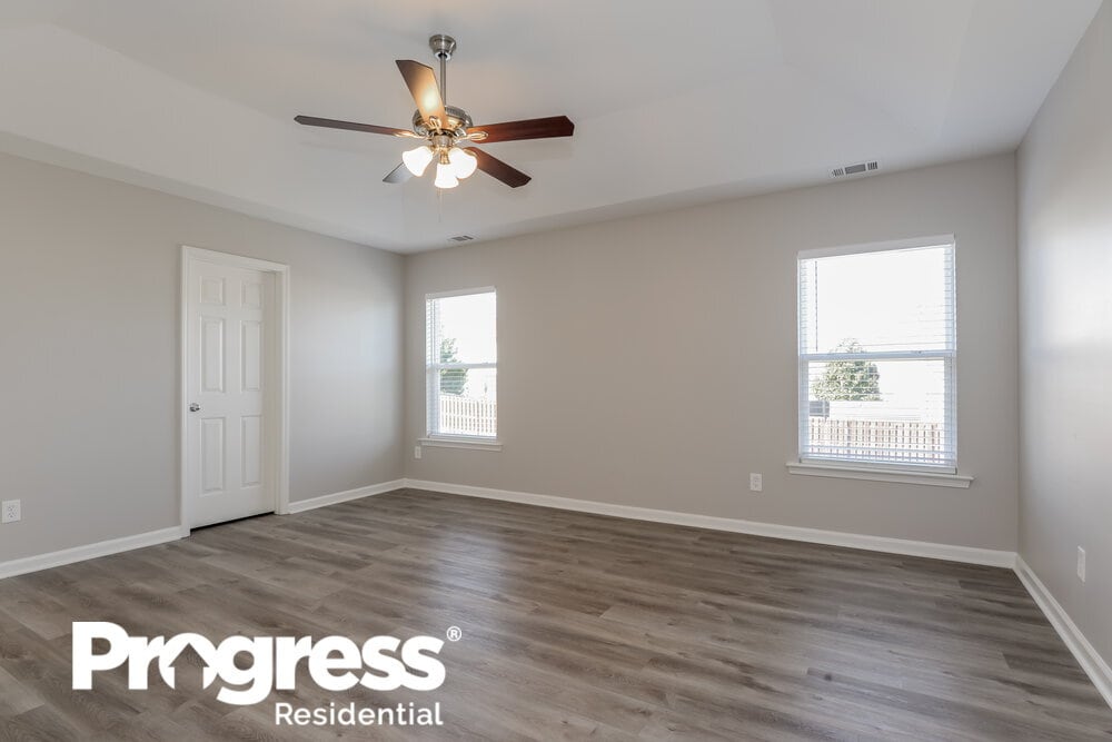 Building Photo - 12701 Cumberland Cove Dr