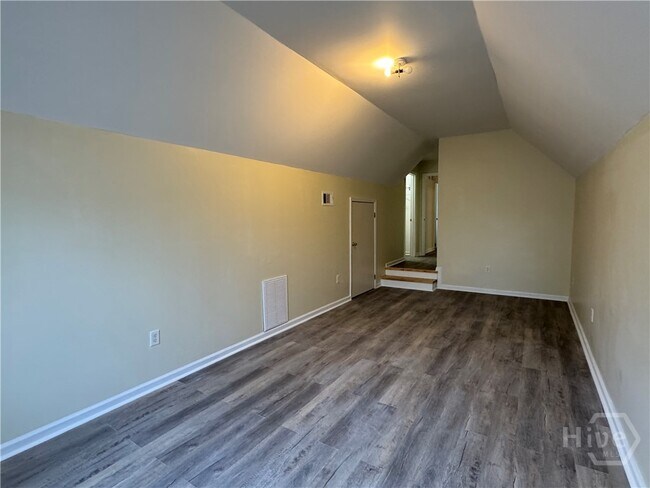 Building Photo - 57 Soling Ave