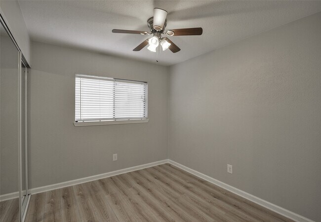 Building Photo - 3318 Golden Willow Dr