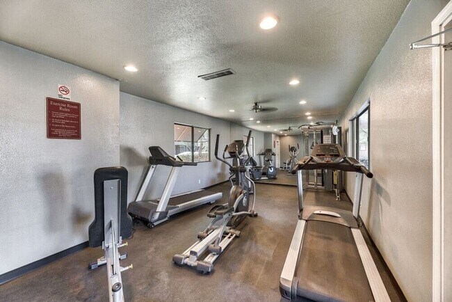 Building Photo - Union Hills Estates