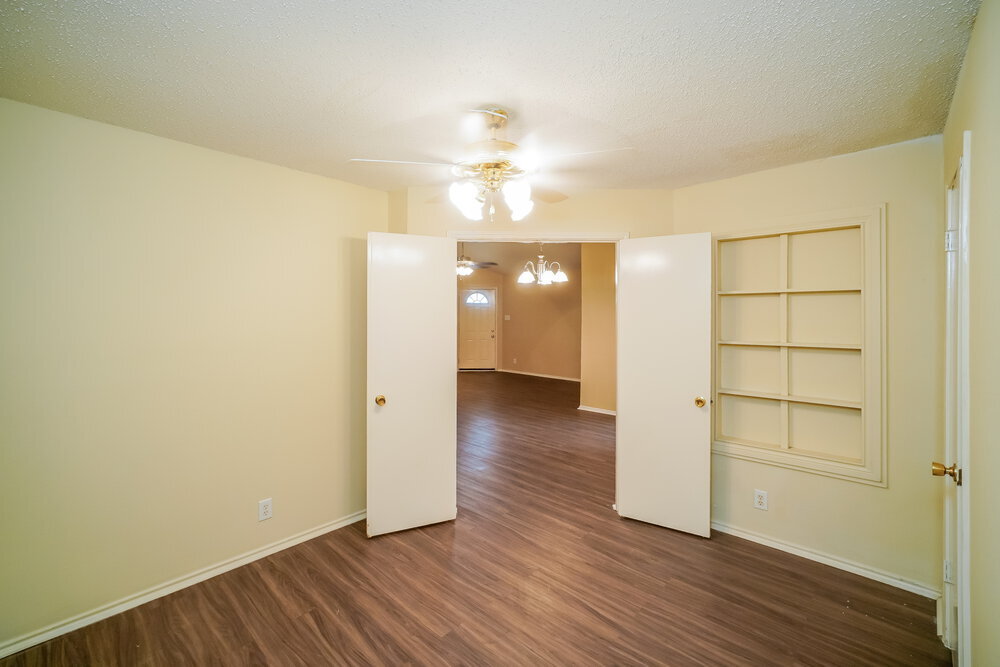 Building Photo - 6122 Ashley Spring
