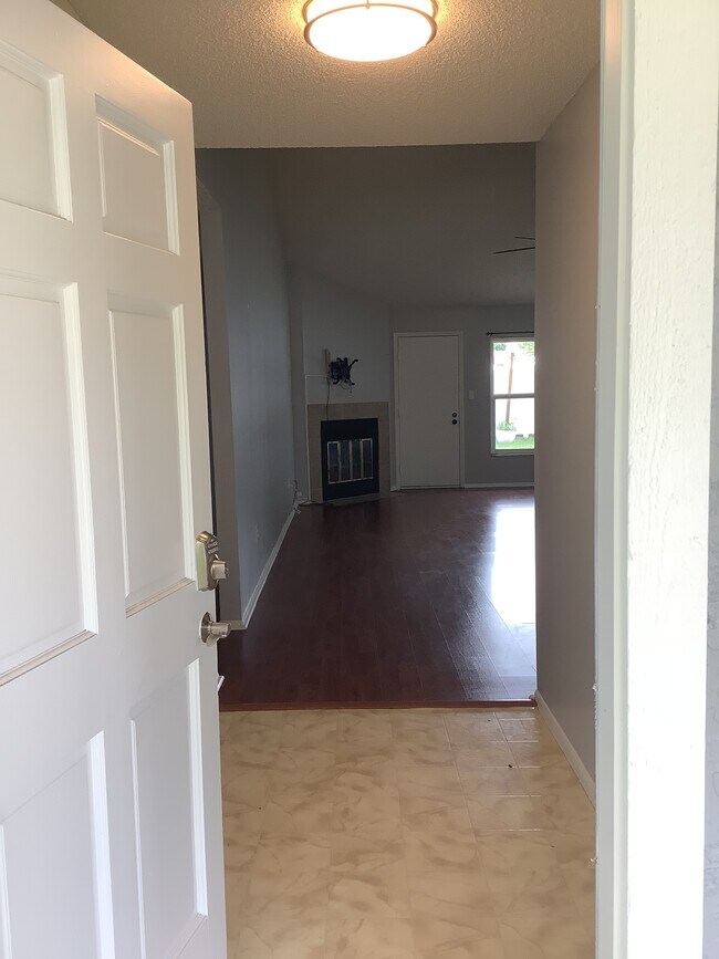 Entrance - 1127 Shaffer Trl