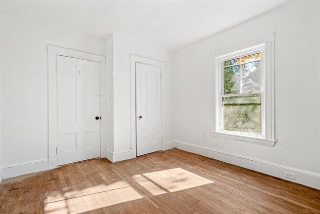 Building Photo - 166 Elliot St