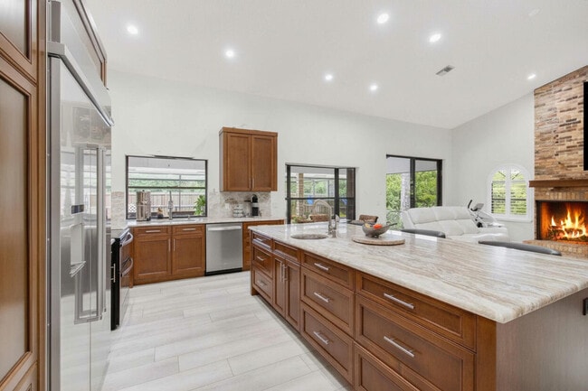 Building Photo - 4256 Gleneagles Dr