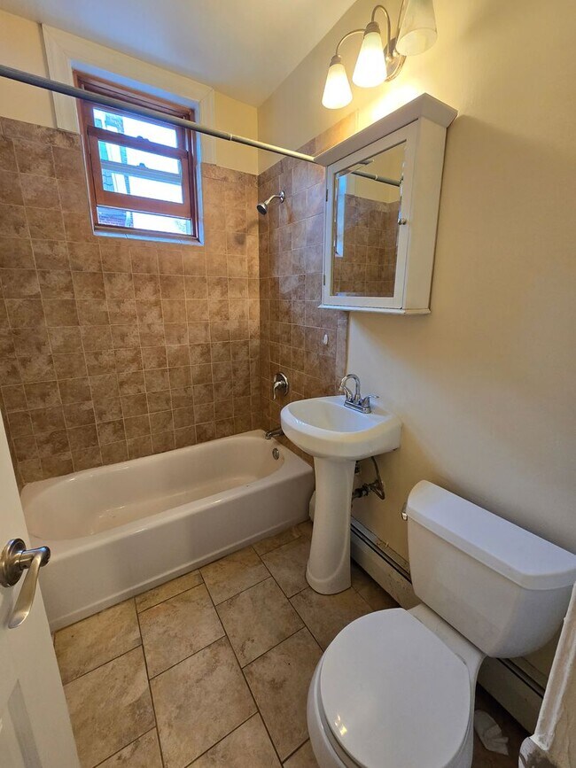 Building Photo - 313 N 34th St