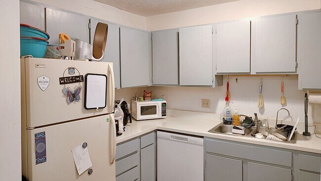 Building Photo - 320 Brown St St