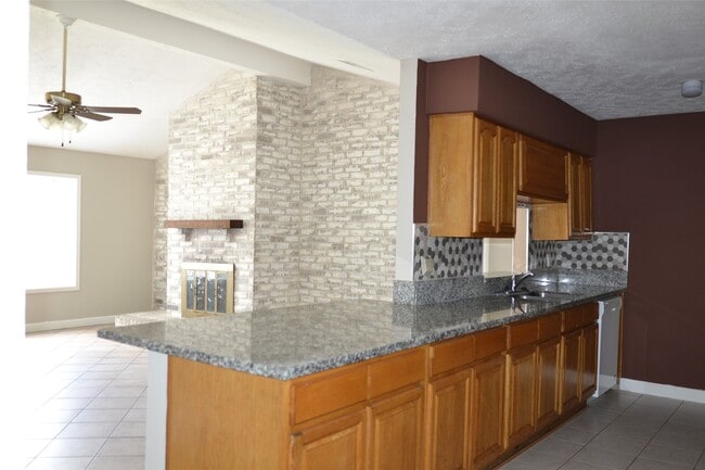 Building Photo - 10538 Long River Dr