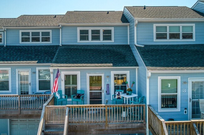 Building Photo - GORGEOUS FURNISHED OFF-SEASON RENTAL NOW AVAILABLE THROUGH MAY