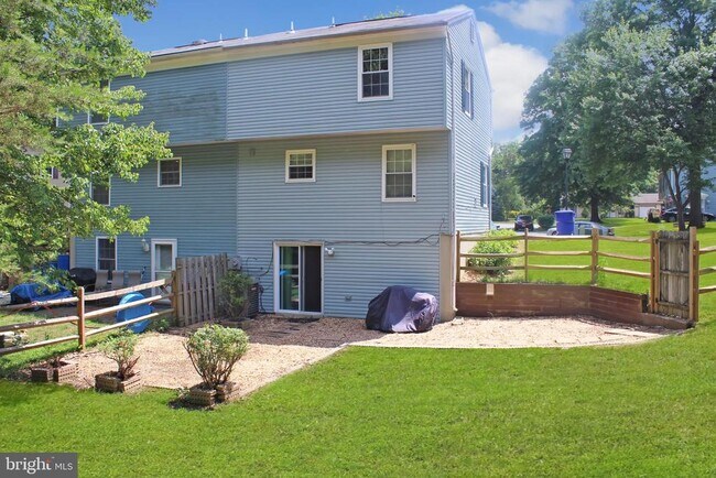 Building Photo - 3032 Churchill Ct