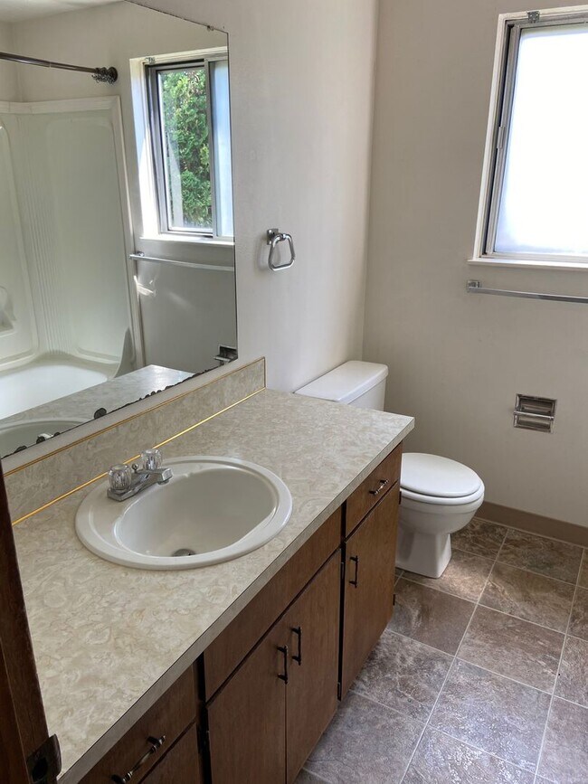 Building Photo - WarP01