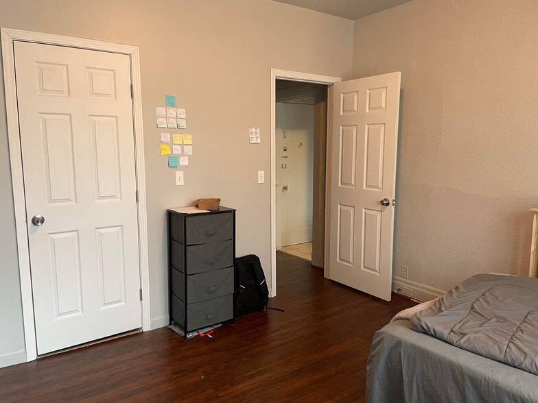 Building Photo - 5847 Nicholson St