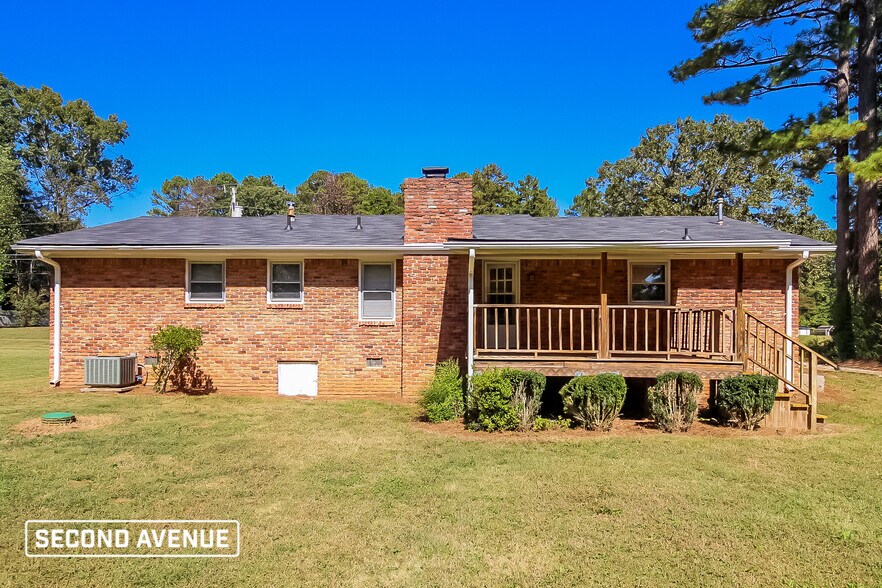 Building Photo - 721 Bluebird Dr SE