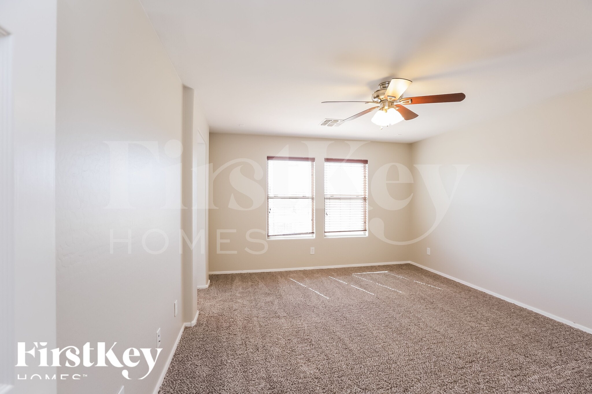 Building Photo - 2639 W Tamarisk Ave