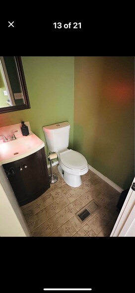 Building Photo - 217 Saint Luke Ct