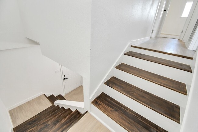 Building Photo - 9912 Cardinal St