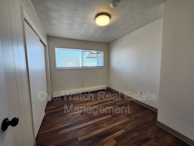 Building Photo - 3925 E 9th Ave