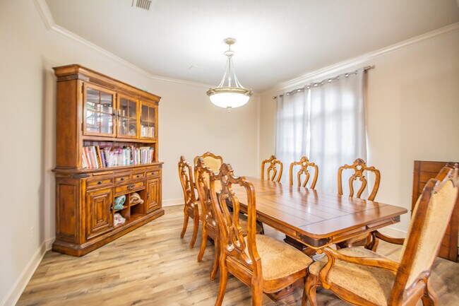 Building Photo - 5402 158th St