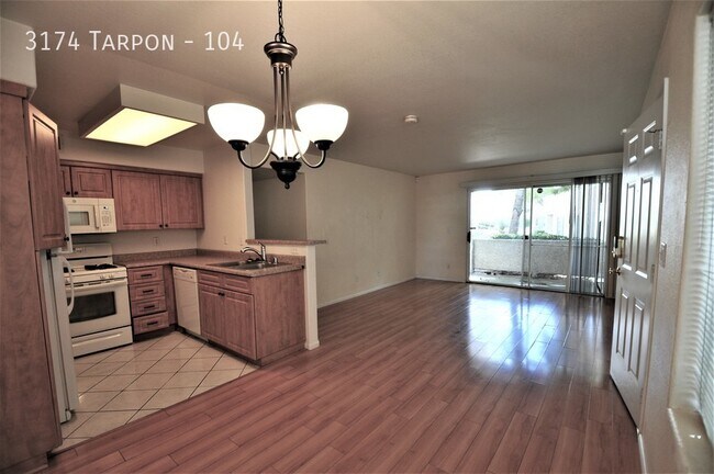Building Photo - Beautiful 3 Bedroom Condo.